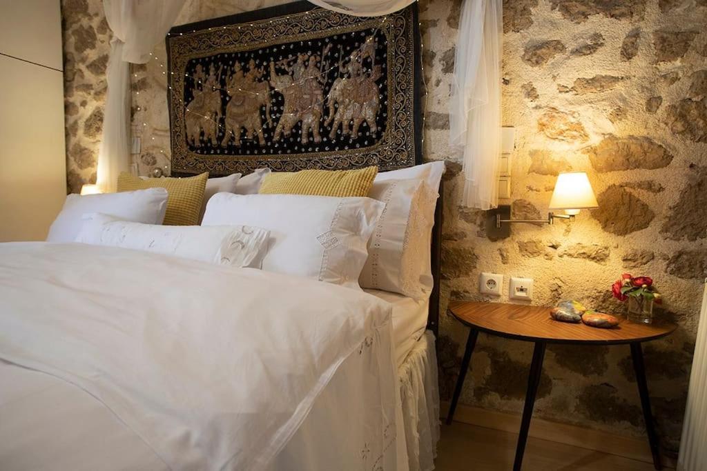 Stone Suite In The Center Of Corinto Esterno foto